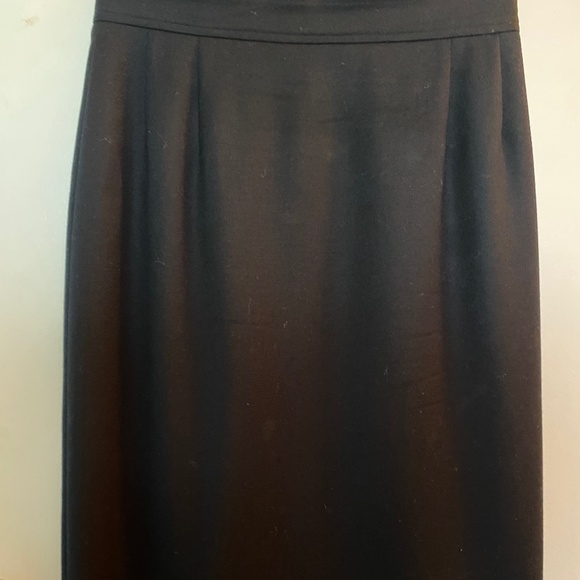 Black wool lined skirt - Picture 1 of 4